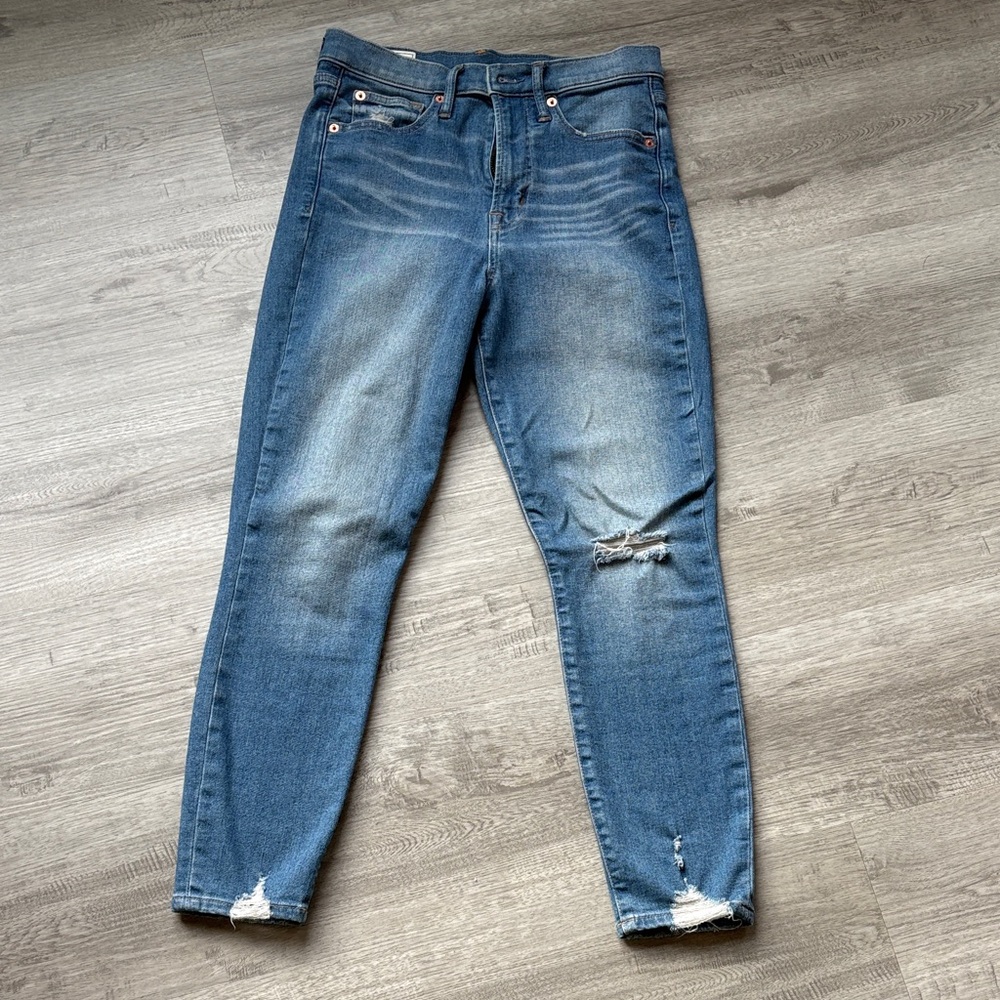 GAP Women's Blue Distressed Skinny Jeans